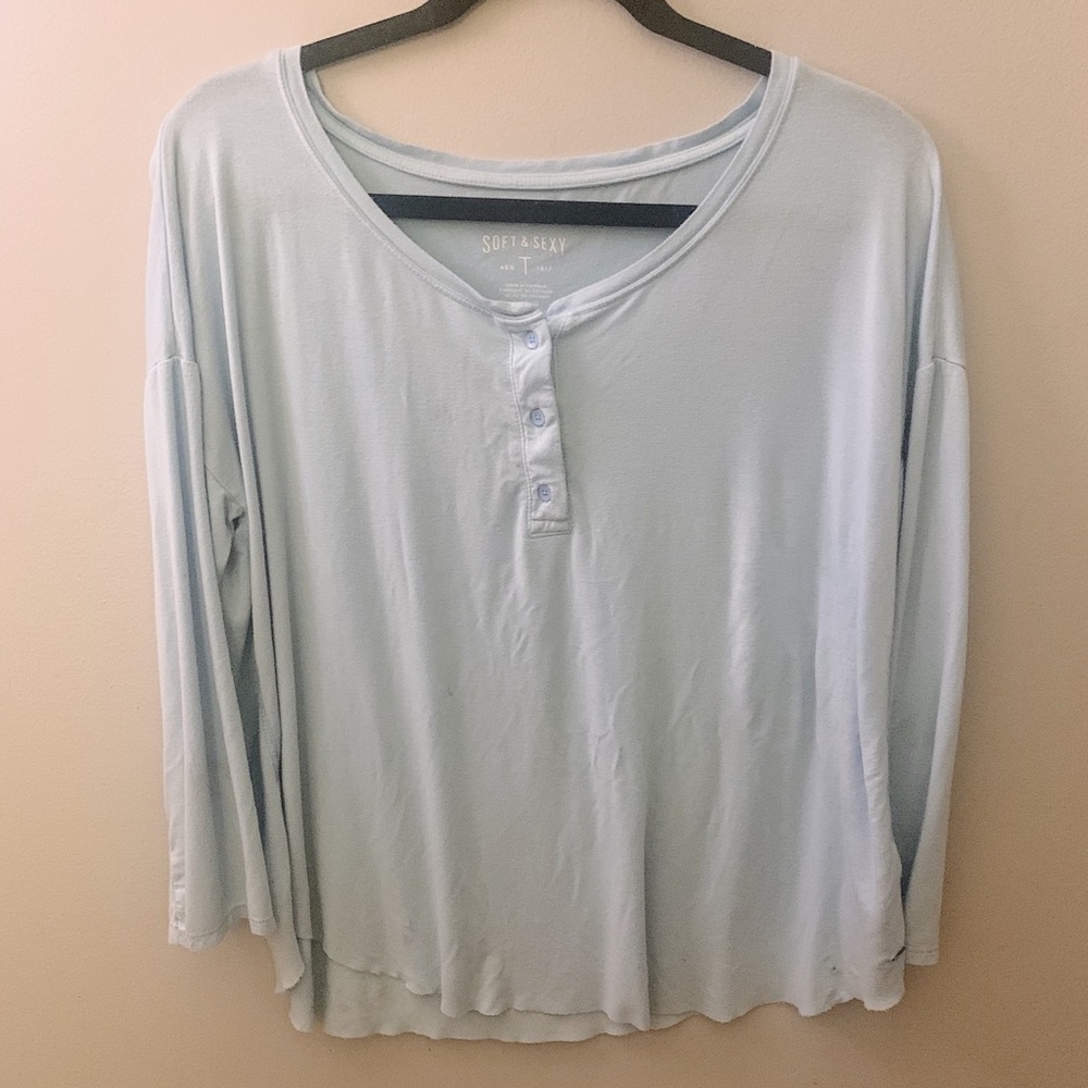 American Eagle Soft and Sexy quarter sleeve